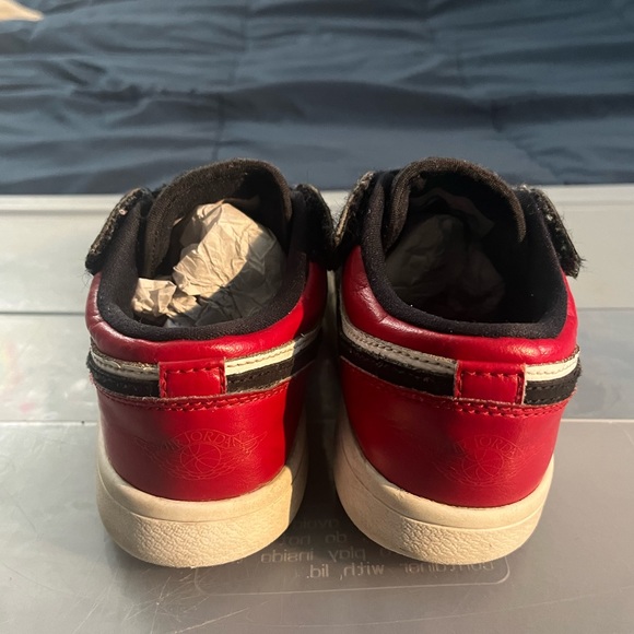 Nike Air Jordan Size 2 Y ALT Black Toe White Gym Red BQ6066-116 PS 1 Low Shoes - Picture 4 of 9
